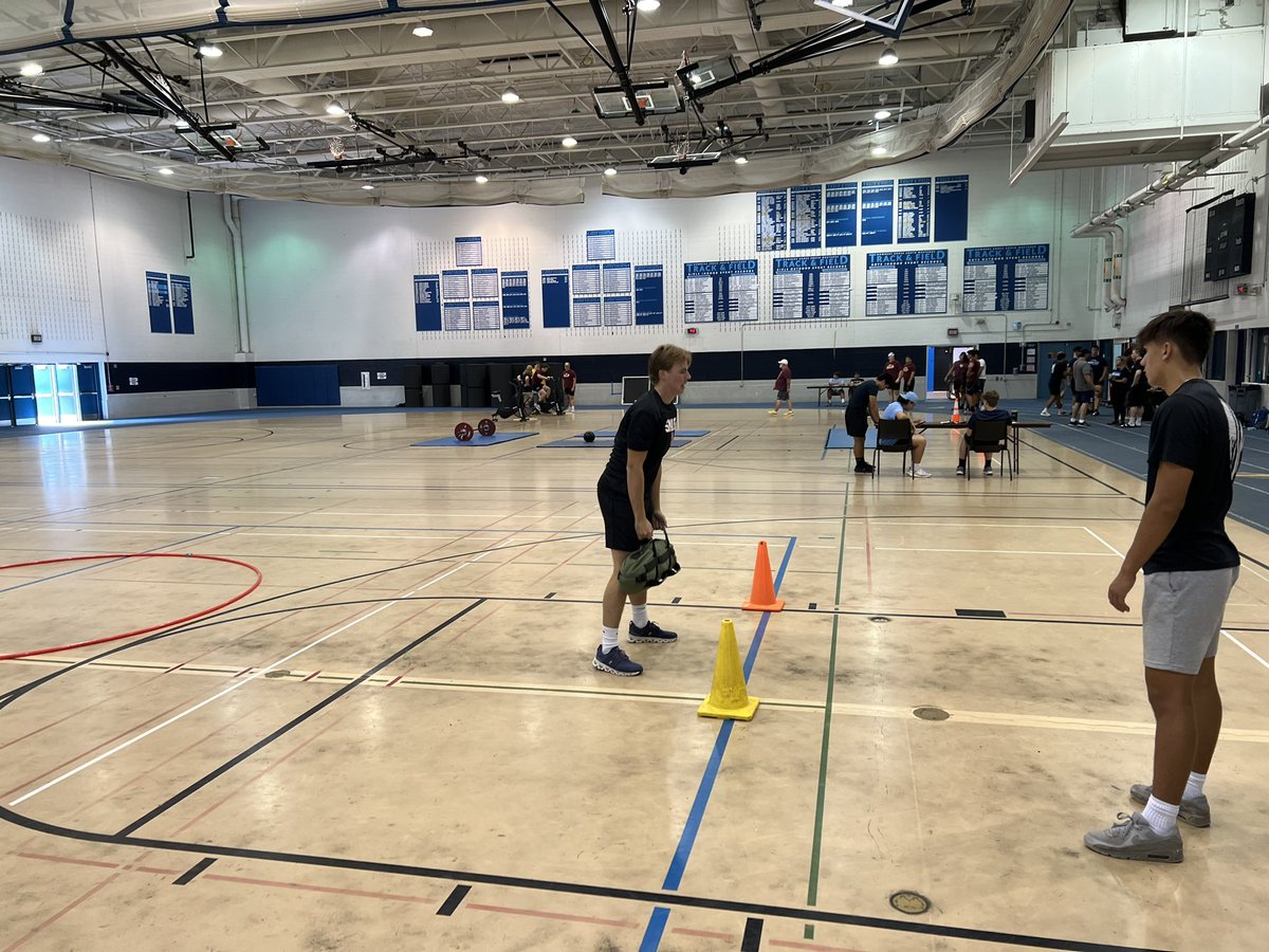 DevilOL65's tweet image. Great day competing at the Downers Grove South linemen challenge today! Boys competed and gave it their all. Proud of the guys for working as a team and wanted to compete this morning! #EARNIT #SMASH