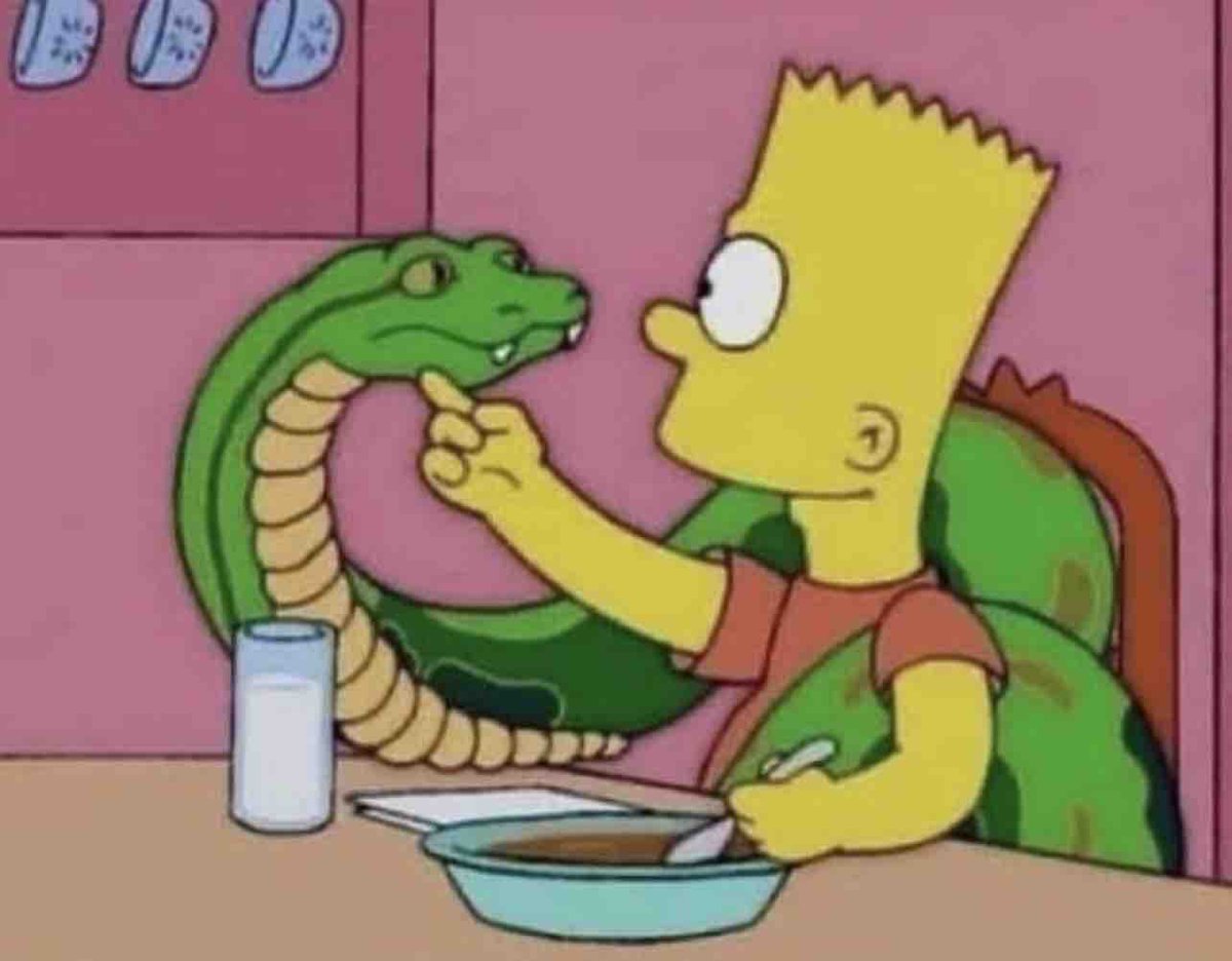 Cuando saludas a esa persona que habla mal de ti.