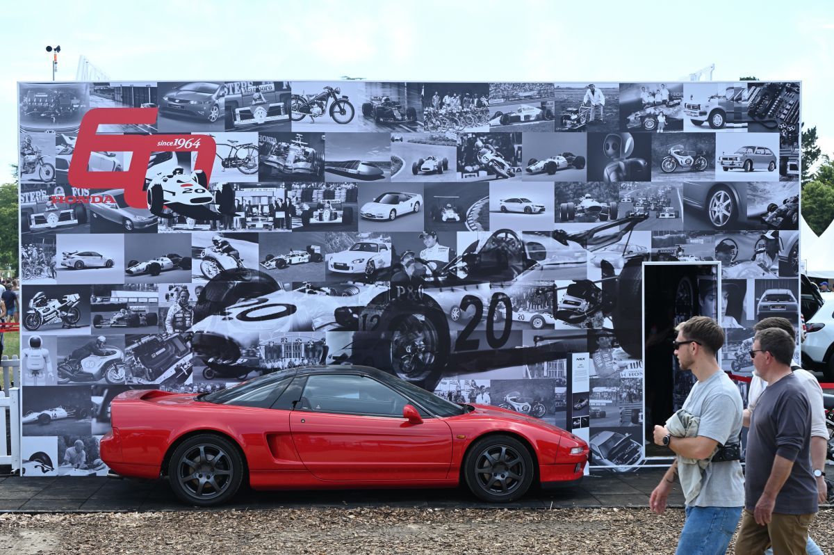 hycmodels's tweet photo. Red #Goodwood #FOS https://t.co/KRJwz3tkcY