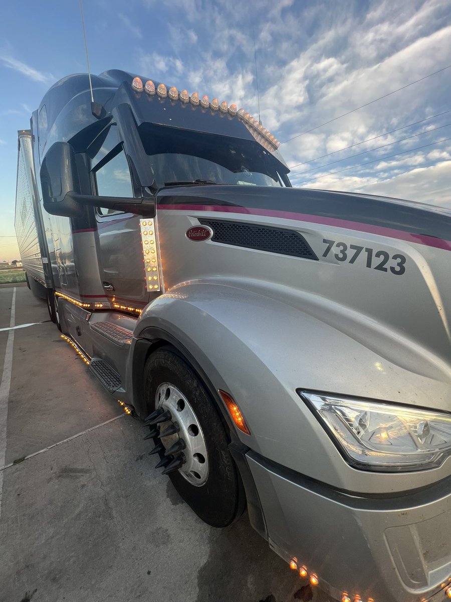 TheReApER579's tweet image. #reaper #trucking #reeferlife #doglife