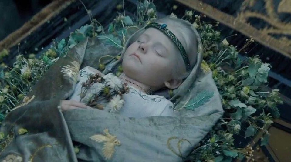 EugeniaLappies's tweet photo. Did you miss the plot about the TB brutally murdering Helaena's child or...? https://t.co/Bh0obVW7xd
