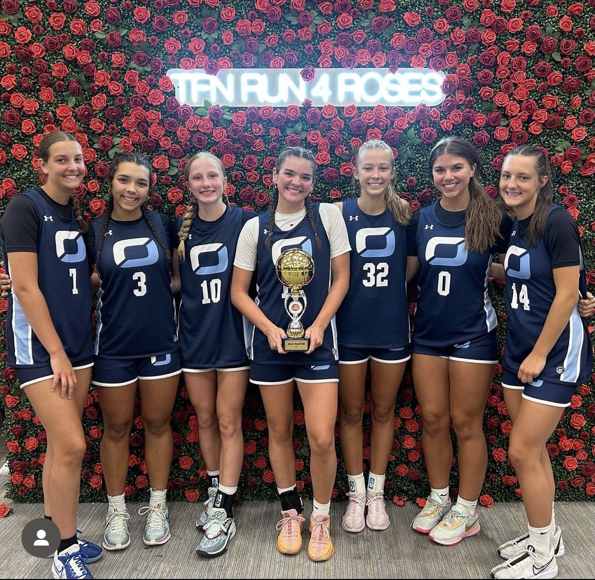 AliviaBolinger's tweet photo. Had a great time @TFNsRun4Roses . Got the championship win with my team. Great work!!! @OPS26Ankenbruck @ops_bball https://t.co/1RPhmJ8xTk