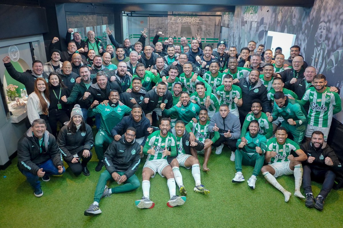 globoesporters's tweet photo. Juventude provoca o Inter após eliminar o rival pela segunda vez no ano: "Vários modelos de touca" https://t.co/2UcgZp5LgC https://t.co/43NCE4HMUq