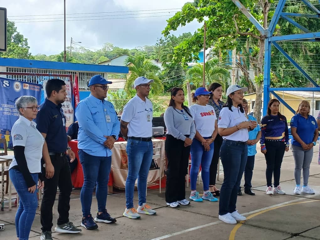 #Falcón |Contribuyendo al nuevo estado democratico y social de derecho que promulga el Pdte. <a href="/NicolasMaduro/">Nicolás Maduro</a>, participamos en el Programa Tribunal Movil del  <a href="/TSJ_Venezuela/">TSJ Venezuela</a> en Mcpio San Francisco, a fin de dar asesorias, redacción documentos y otros trámites legales y gratuitos