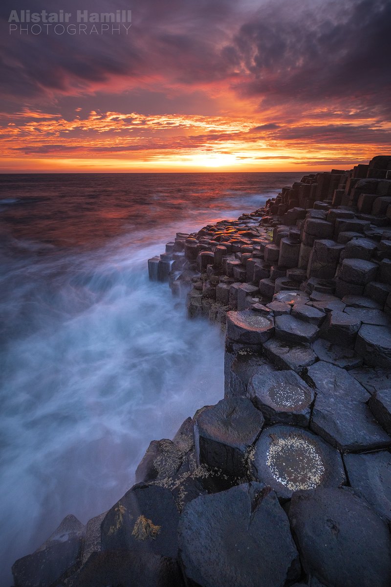 ahamillphotos's tweet photo. The sky after the sunset tonight at the Giant's Causeway was the gift that just kept giving! https://t.co/60qjxxeXdP