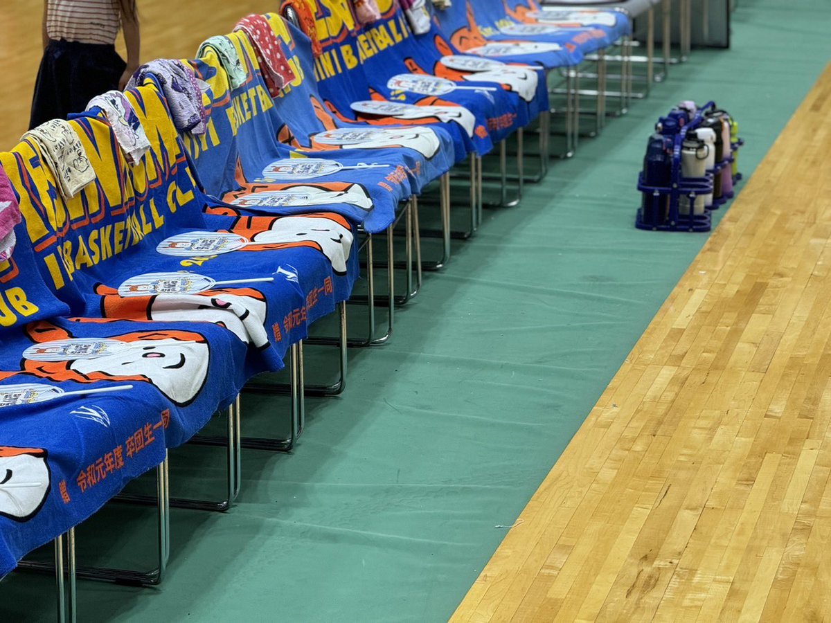 KminiBASKETBALL's tweet photo. 県大会１日目⛹️‍♀️

初めての会場にドキドキしながらも
みんな頑張りました！

悔し涙があるからこそ
また強くなれる★

今日も頑張ろう！！

対戦相手のみなさん
ありがとうございました！

#気仙沼ミニバスケットボール少年団
#ONETEAM https://t.co/L7YtOA1vX1