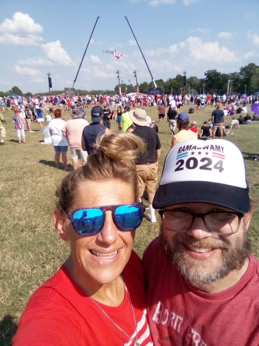 ChrisNeukam's tweet photo. My wife and my 2 children will survive the apocalypse. We a ran under a fence and 2 miles back to the car. We heard more shots right when we were getting back to vehicle. Pray for Trump #Butlershooting https://t.co/1GXWAQszBi