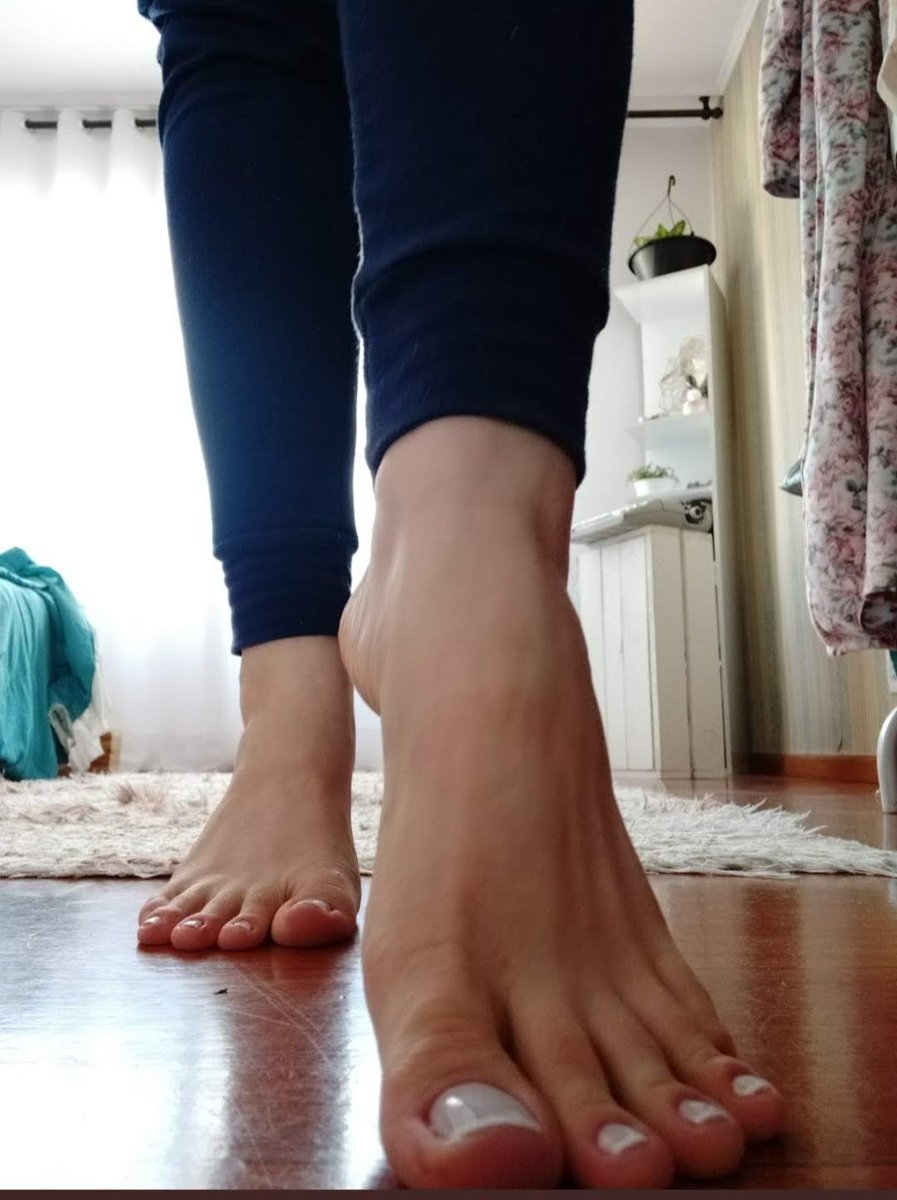 Goddess_Neftis's tweet photo. 🥵🥵🥵 #FeetNails #findomm https://t.co/Ikl1DwcMM5
