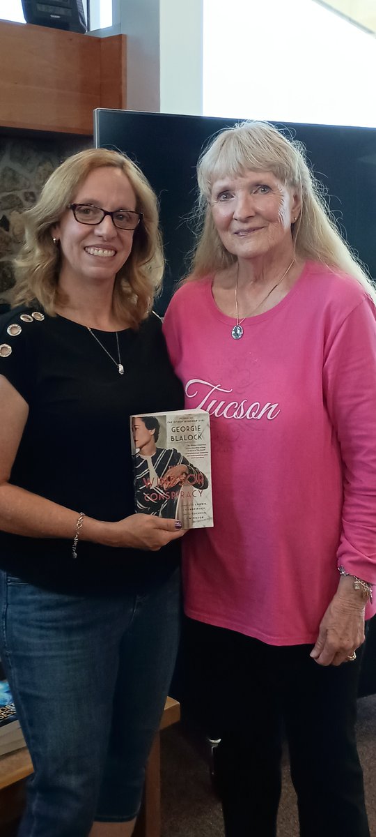 GeorgieLeeBooks's tweet photo. I had a wonderful time with Linda Thomas-Sundstrom  at the Valley Center Library today discussing how to meld fact with fiction in novels. If you want to see how I do it, pre-order The Windsor Conspiracy!

https://t.co/sOWzTboitl

#duchessofwindsor #librarylove #wallissimpson #britishroyalfamily #writerlife #authorlife