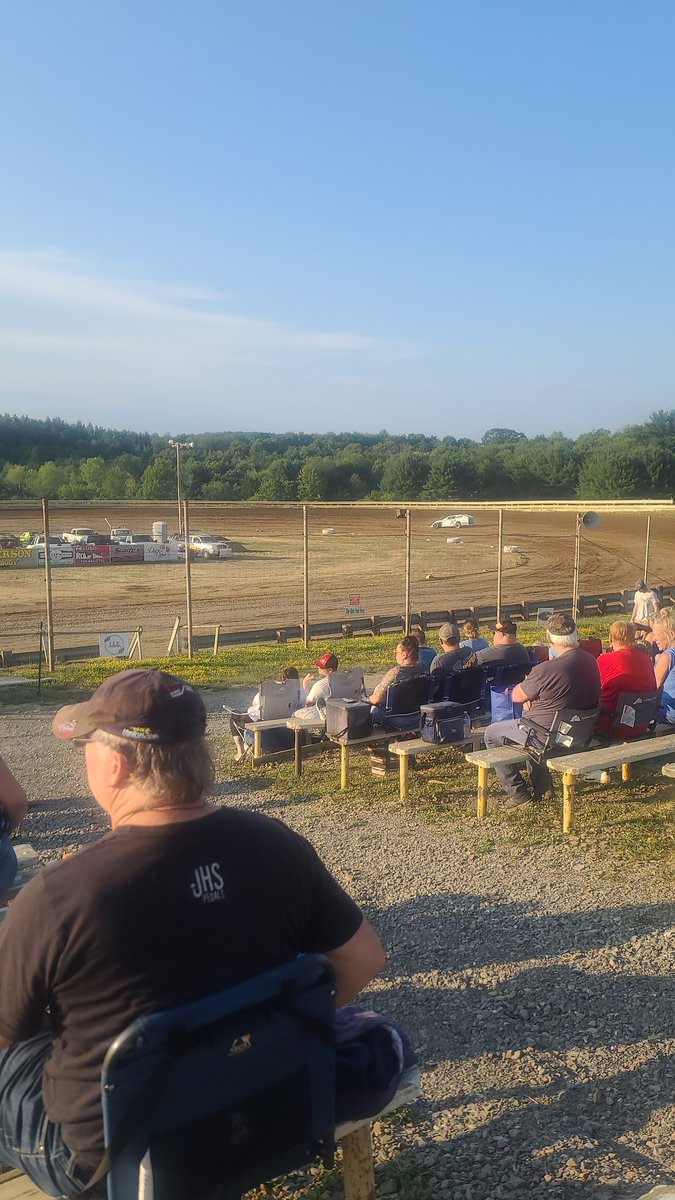 dagamier's tweet photo. the Turd brought me to Hummingbird....
Speedway that is.
Stateline Speedway is scheduled off,  probably so their ULMS e-mods(?) can be here? https://t.co/wfCXTI384p