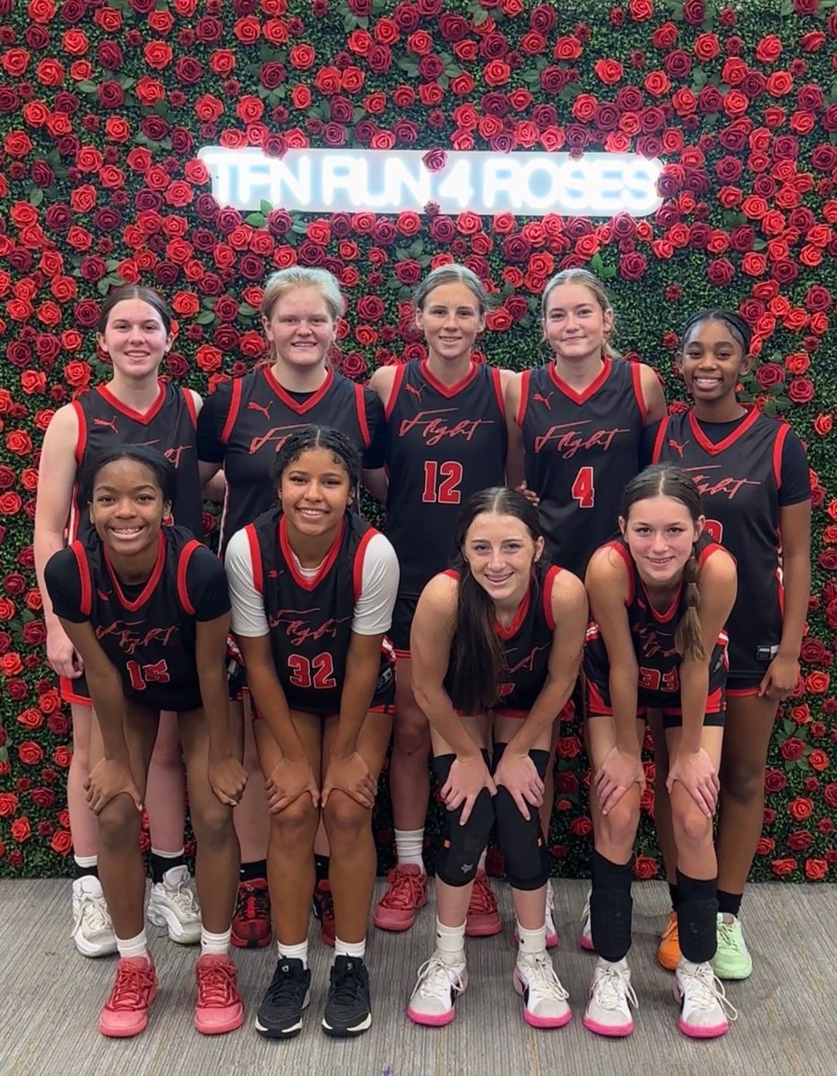 addison_greeley's tweet photo. 2024 Run 4 Roses Classic NEXXT Platinum Champs! 💐🏆🌹

@TFNsRun4Roses @NexxtLeague @FlightAAOGBB @BWHS_WBB https://t.co/jc4MVWAVl0