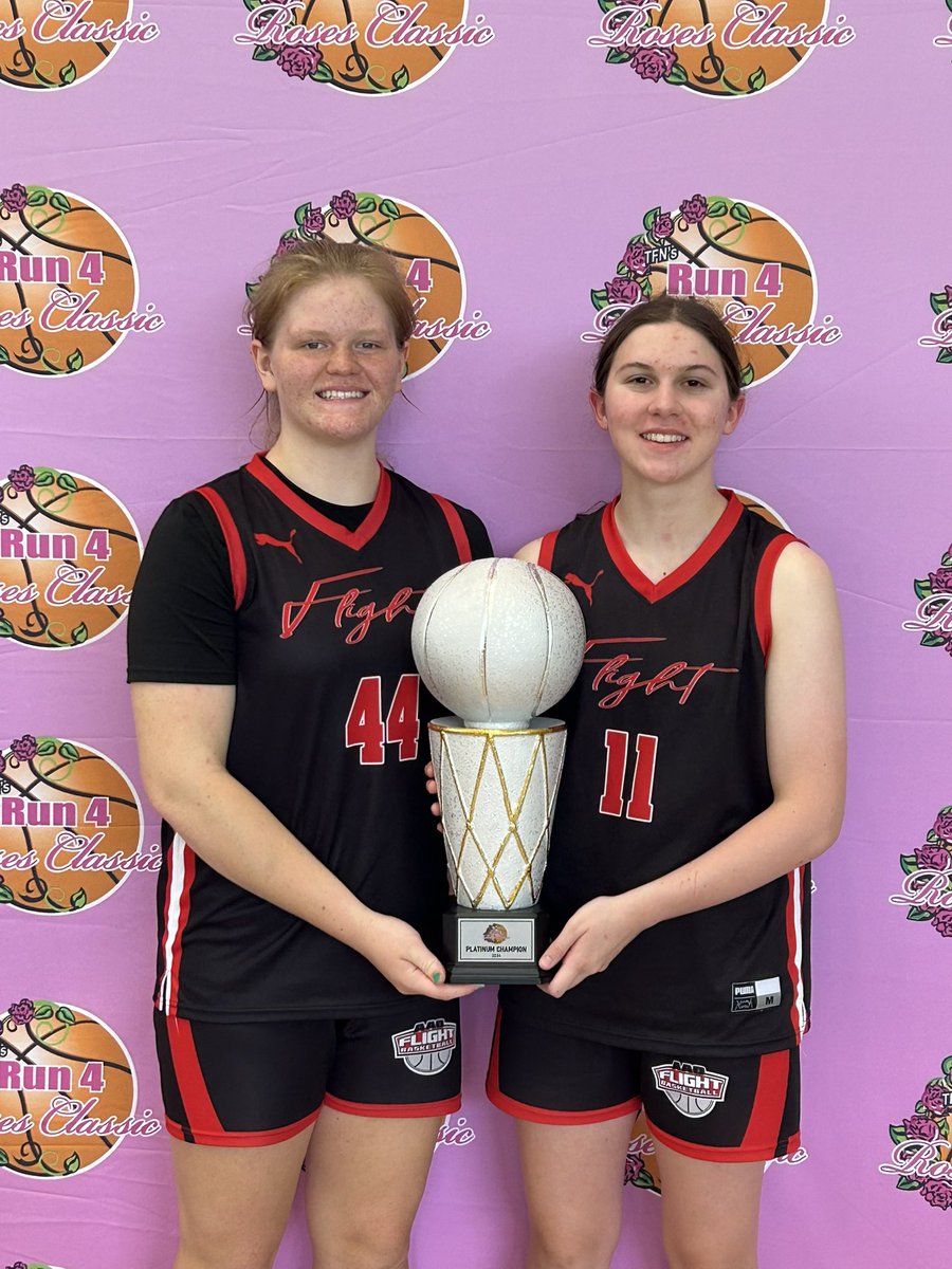 addison_greeley's tweet photo. 2024 Run 4 Roses Classic NEXXT Platinum Champs! 💐🏆🌹

@TFNsRun4Roses @NexxtLeague @FlightAAOGBB @BWHS_WBB https://t.co/jc4MVWAVl0