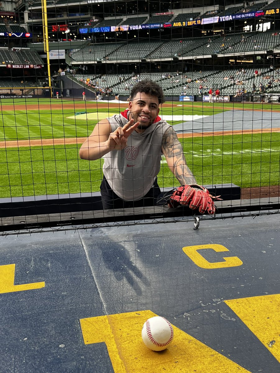 meeer_nah's tweet photo. what a sweet comeback at Stadium 28 πποΈβΎοΈ @Nationals #mlb #StadiumBucketlist @MLB thanks for the ball Luis Garcia Jr https://t.co/GcAPerZNYo