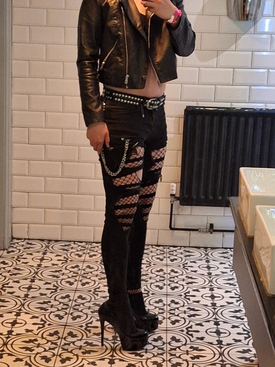 Izzy 🏳️‍⚧️ tweet media