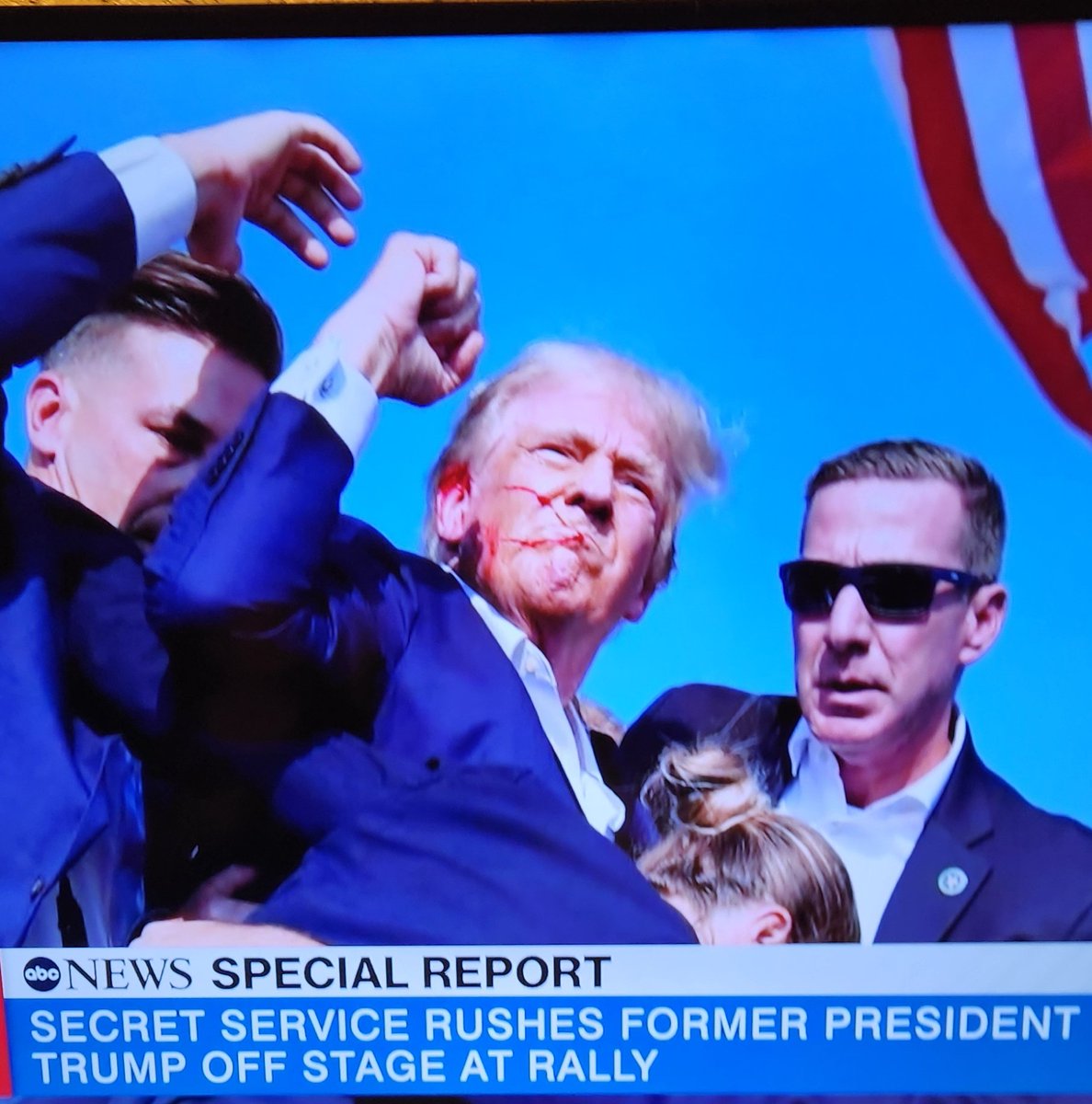 PoliticOverKill's tweet photo. https://t.co/HGq6qwyKWx