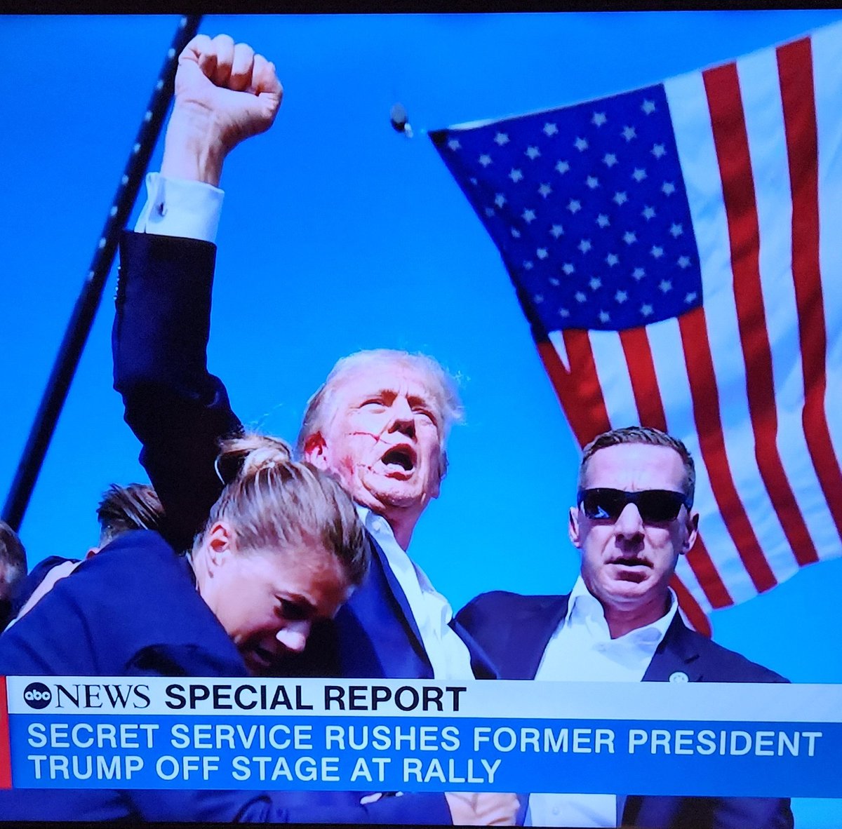 PoliticOverKill's tweet photo. https://t.co/HGq6qwyKWx