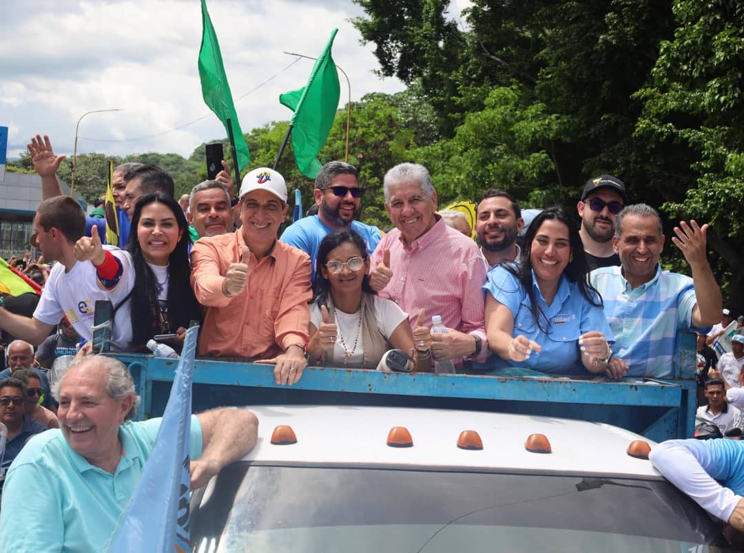 En cada estado que visitamos, demostramos que la unidad es importante para seguir en el camino electoral y garantizar en paz el triunfo de <a href="/EdmundoGU/">Edmundo González</a> este #28Jul.

¡#VamosAGanar y unidos construiremos la Venezuela del cambio!
