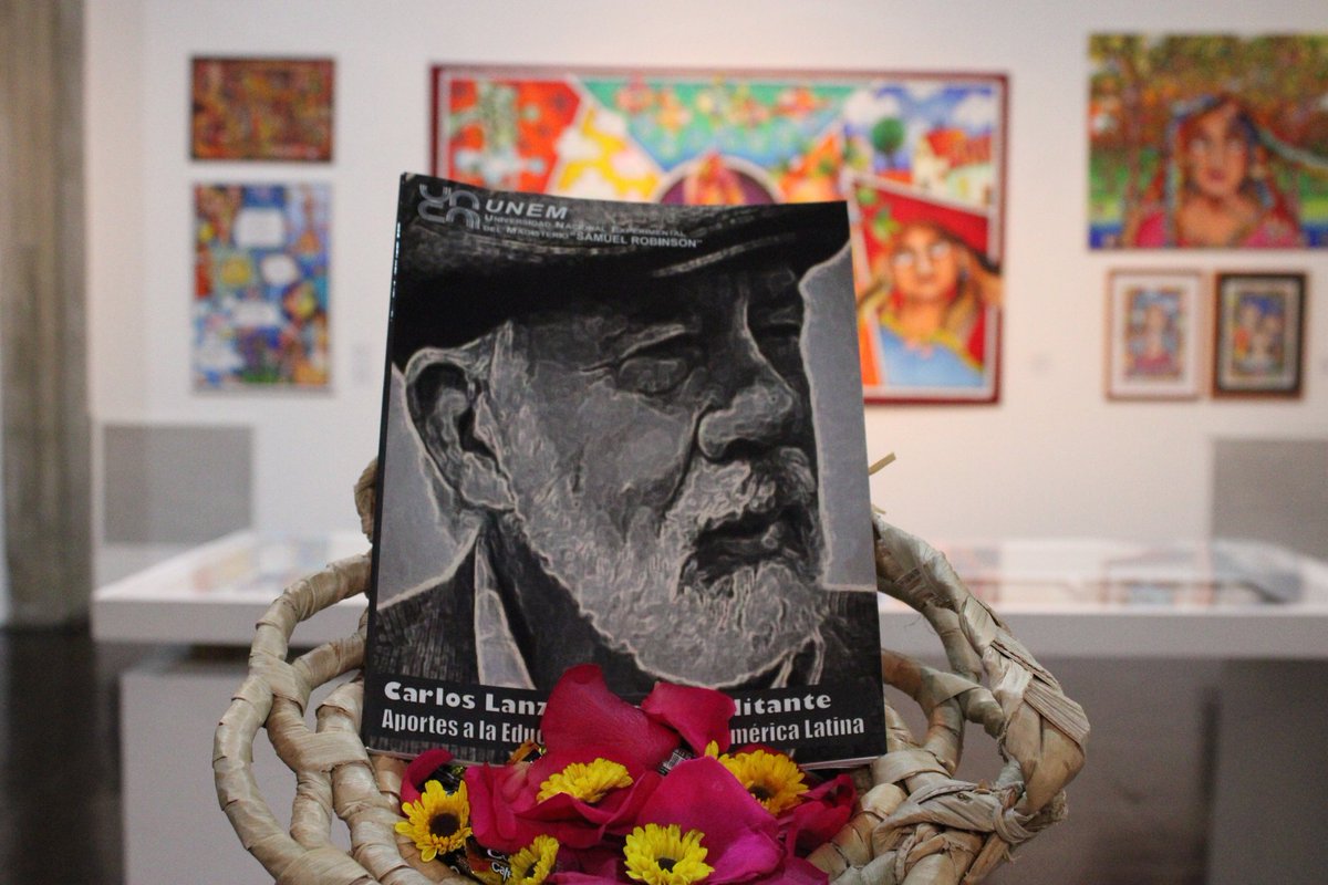 SomosUnem's tweet photo. #AlDía|Desde la Sala Benito Yrady en la @filven_cultuta la #UNEM presentó el libro Carlos Lanz "Un maestro militante, miradas desde el territorio",donde los lectores podrán percibir los pensamientos y emociones que sentían los #Unemistas territoriales por este gran revolucionario https://t.co/3GJ2owYeJt