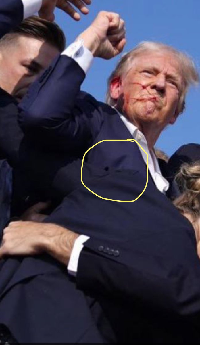 KarluskaP's tweet photo. Bulletproof vest? https://t.co/ORRYxXsNqS