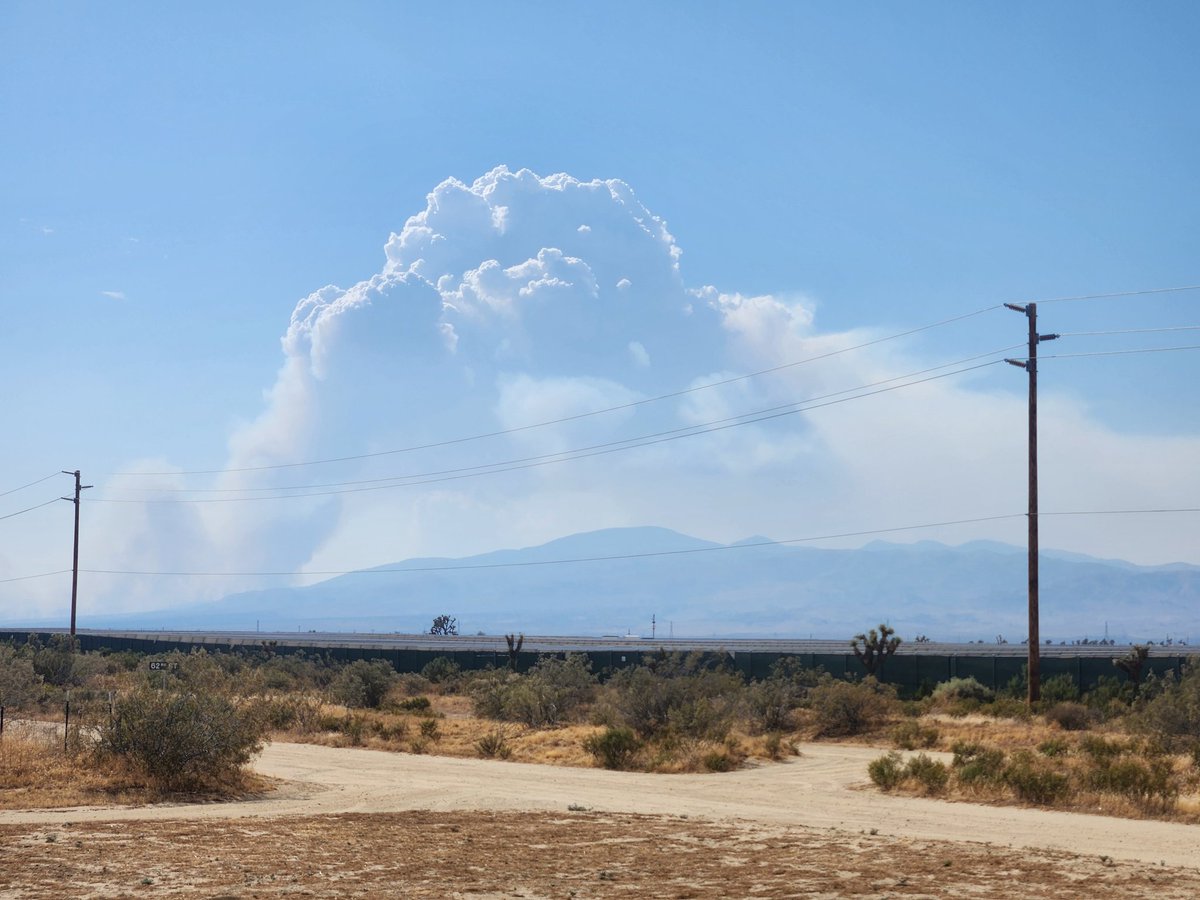 Kokoweef's tweet image. #whitefire from my porch.
