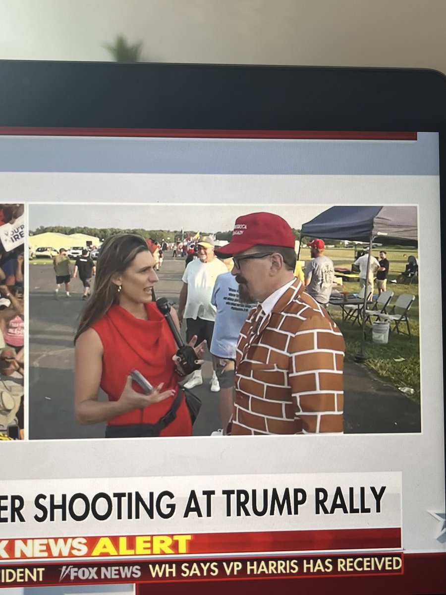 Dude with a brick wall suit being interviewed on Fox News right now 🇺🇸