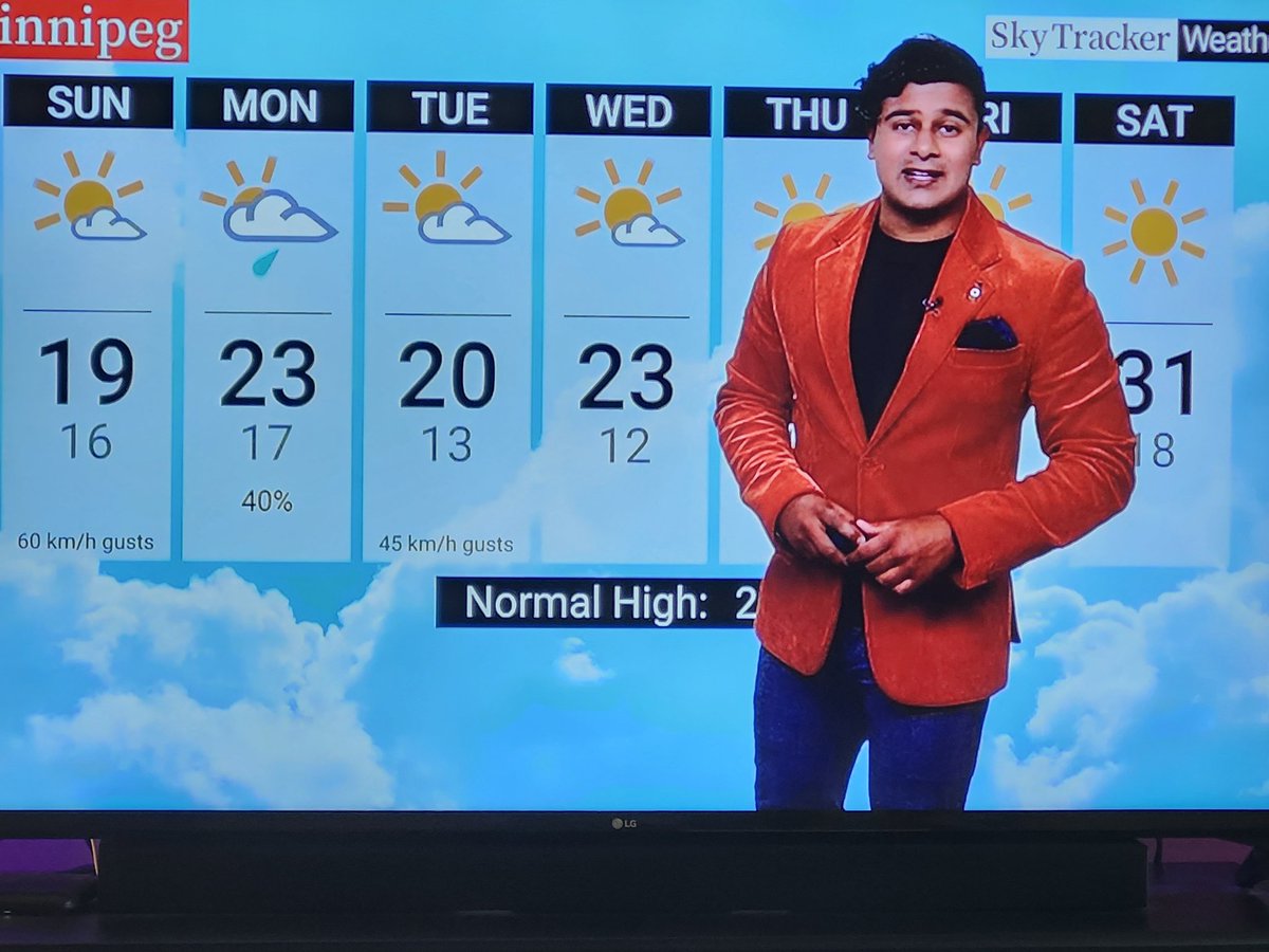 jimtimlick30's tweet photo. Hey @globalwinnipeg, it's bad enough you pretend your weekend "local news" is produced here in Winnipeg, but can you at least get your weather forecast right? No one is saying Sunday's high in Winnipeg is going to be 19. https://t.co/NFLxA87w88