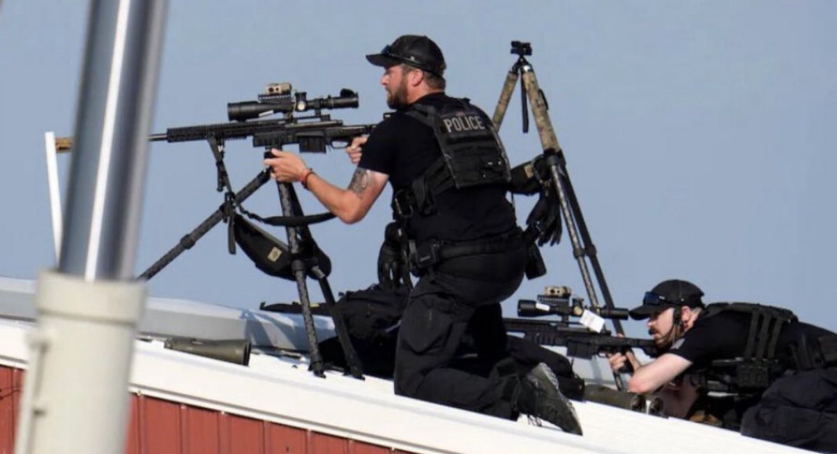 MAGAVoice's tweet image. SHOUTOUT TO THESE HEROES FOR TAKING OUT THE SH00TER

DONALD TRUMP IS SAFE BECAUSE OF YOUR BRAVERY 

GOD BLESS DONALD TRUMP