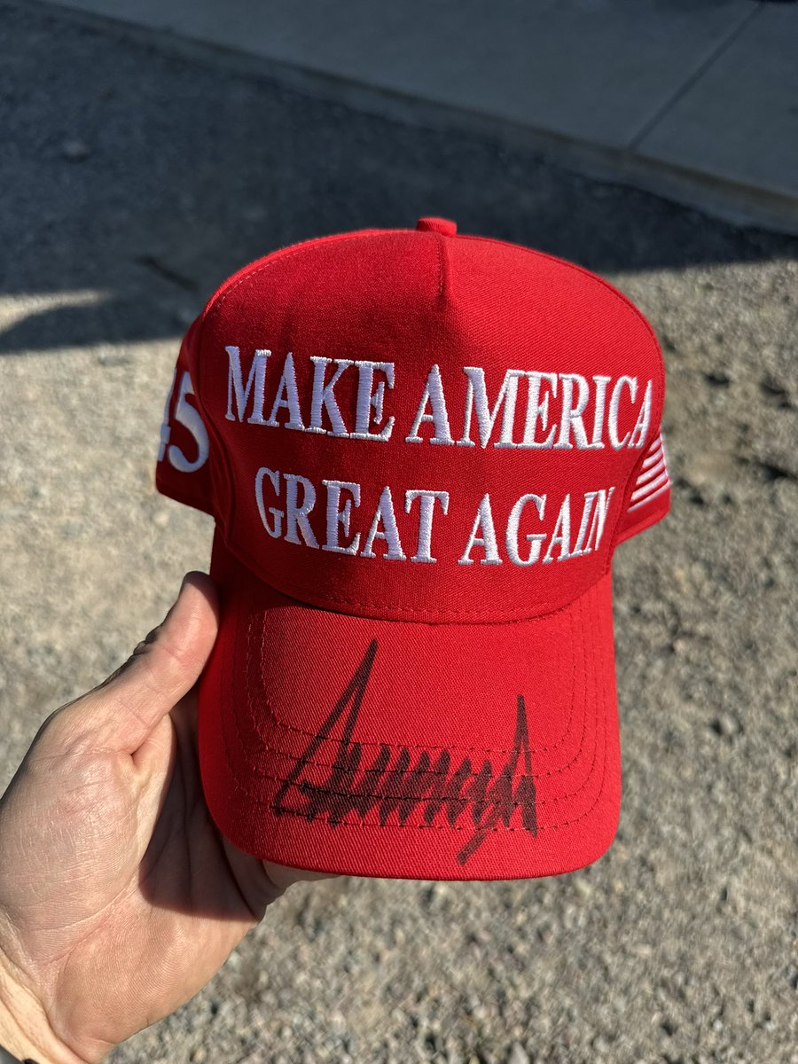 seanfeucht's tweet photo. I know what Iβm wearing to dinner tonight. ππ½πΊπΈ #PrayFor45 https://t.co/talrK3do9E