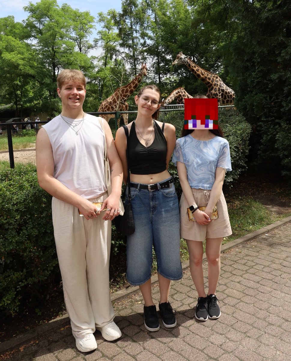 Paeadams's tweet photo. Height check with the giraffes 🦒 https://t.co/WZy0leEWdr