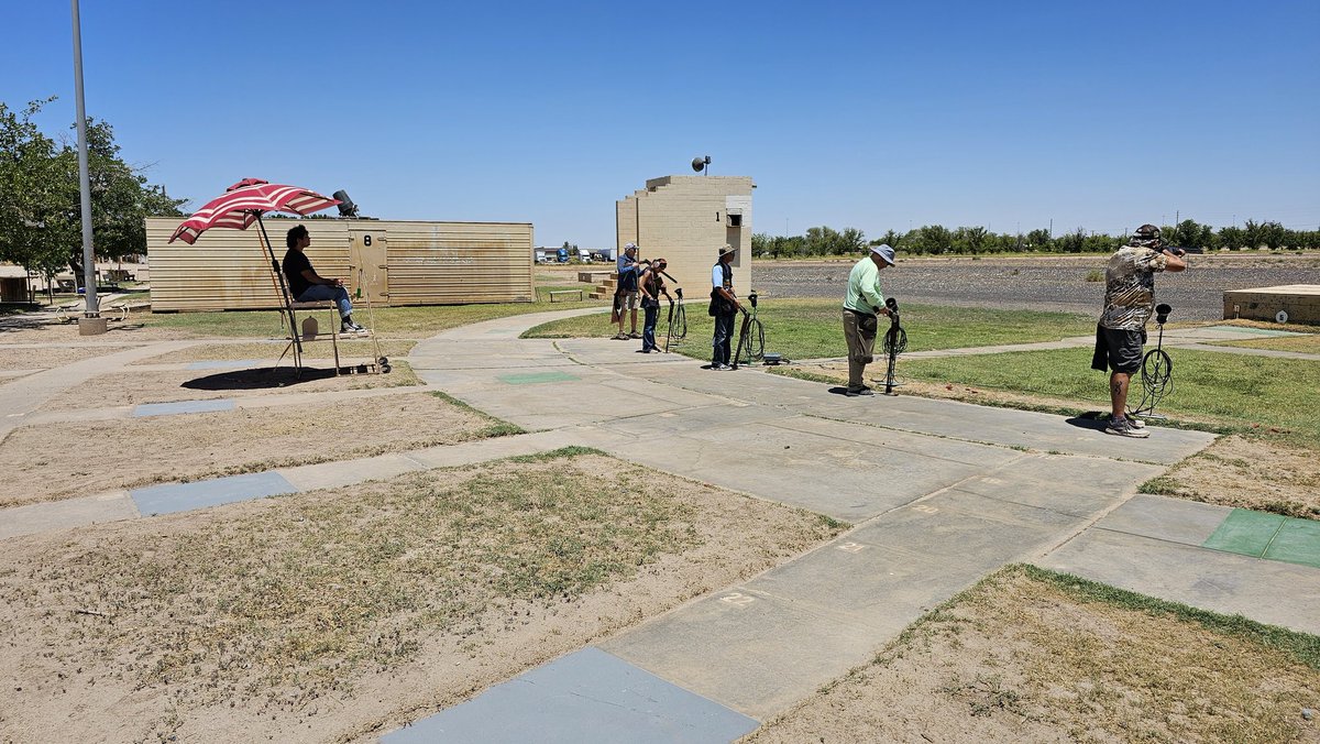 ehs_4h's tweet photo. This weekend, members of our team volunteered to score for the Southwestern Zone Shoot at our range. Despite the heat, it was an amazing opportunity to gain volunteer hours! https://t.co/1PU53i2vrH