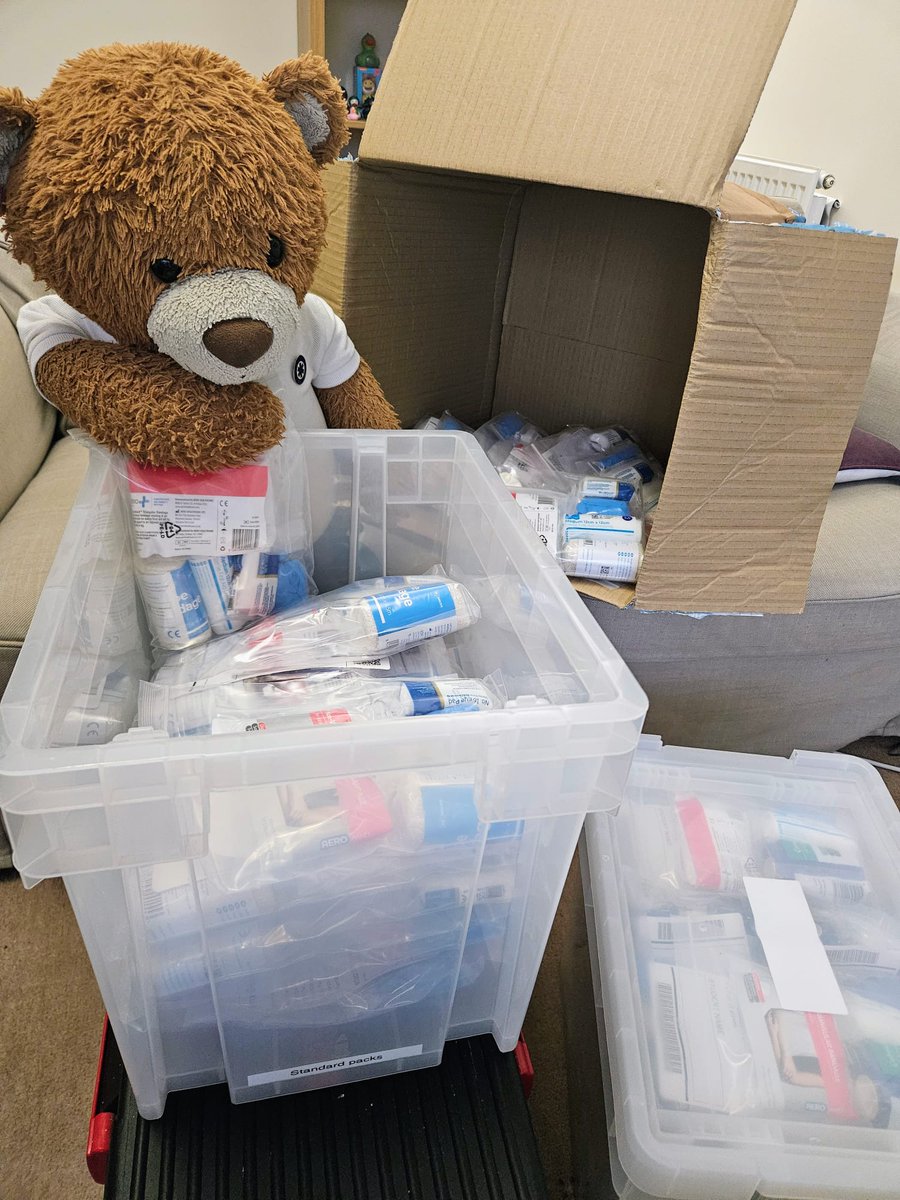 BDMed_Bear's tweet photo. Organising all the student packs ready for #teaching #EFAW & #FAW next week! We also have some for #petfirstaid but we don't need those ones right now! #bearswithjobs #teachingyoutosavelives https://t.co/IxpsnTn2SR