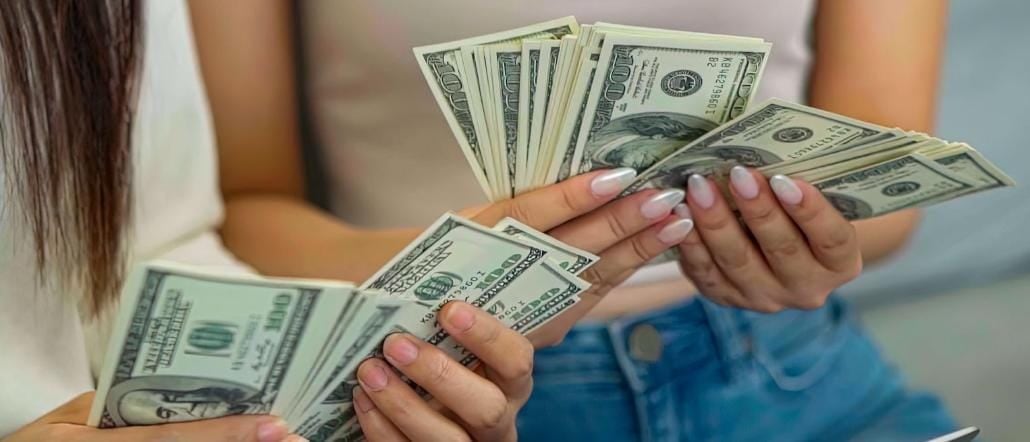 eluniversocom's tweet photo. #Riobamba | Cuatro personas son procesadas por captación ilegal de dinero, en Riobamba https://t.co/7YMLSc6rQv https://t.co/4bK5fI3JC0