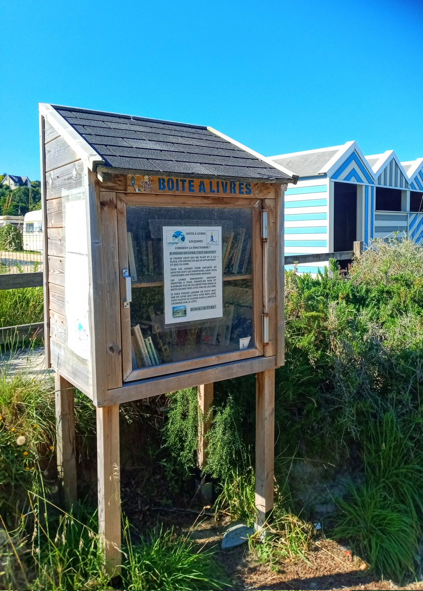BoitesLivresGre's tweet photo. À #Locquirec, en allant à la plage, les estivants peuvent prendre un livre au passage...
#Bretagne https://t.co/a1ZPssWlZg