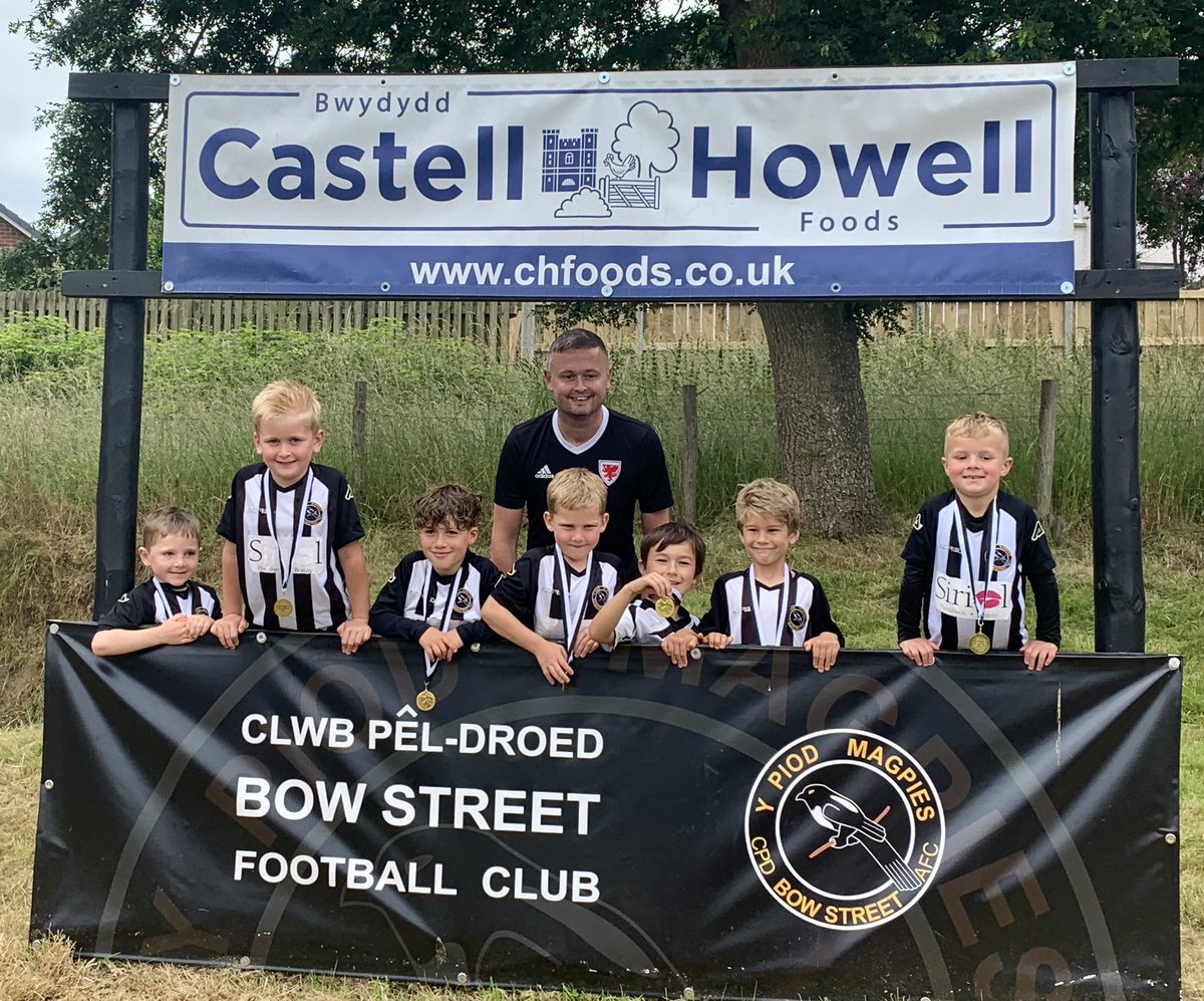 tombates2000's tweet photo. Big thanks to @BowStreetFC for a superb football festival. Very proud to see my boy make his debut at Cae Piod 

#Magpies https://t.co/lIqjnMHgJO