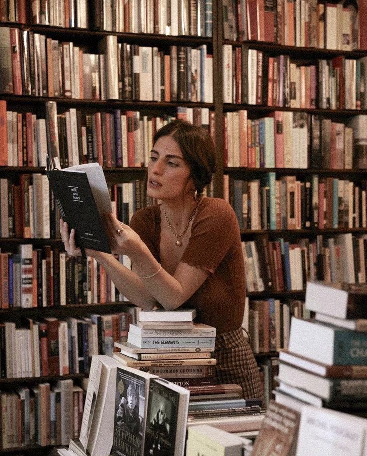 iampaolamedina's tweet photo. «Siempre recuerdo por qué me encantan los libros. Porque nos muestran, con tantas palabras y con tantos mundos, que no estamos solos».

Gayle Forman ✍️ https://t.co/EgwPZ7He0G