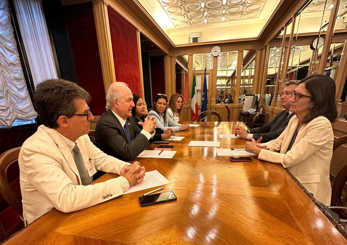 alcaldeledezma's tweet photo. "Comprometidos con un diálogo transparente, abierto y directo con actores de alto nivel, se realizaron conversaciones con destacados políticos italianos, para actualizarlos sobre la situación política y social venezolana, así como solicitarles su apoyo para el respeto a la voluntad del pueblo venezolano en las elecciones del próximo 28 de Julio". Fue nuestro planteamiento central ante las autoridades políticas italianas visitadas, destacan:

• *Senador @Pierferdinando Casini* : Presidente del grupo interparlamentario mundial.
• *Senador @LucioMalan :Presidente del grupo parlamentario del partido "Fratelli d' Italia".
• *Senador @IvanScalfarotto Senador del Partido Italia Viva.
• Diputada @LiaQuartapelle del Partido Democrático y Presidenta de la comisión de asuntos exteriores de la cámara de diputados.
• *Senador @fabioporta *: Senador del Partido Democrático y miembro de la comisión de exteriores en el Senado. 
• *Senadora @Mariastella Gelmini @msgelmini Senadora y Portavoz del Partido Azione.
• *Senador @AdrianoParoli :Senador del Partido Forza Italia.
Eugenio Marino*. Secretario de Relaciones internacionales del Partido Democrático.

Forme parte de la delegación venezolana estuvo compuesta, también, por los siguientes representantes:

@JoseAVega Miembro del Partido VENTE, Jefe del Comando de Campaña ConVzla España y miembro del comando en Europa.
@Dinorahfiguera Vice - Presidenta de Primero Justicia Internacional y Presidenta de la Asamblea Nacional Legítima.
@MariMagallanesC Diputada y Representante Internacional del Partido La Causa R, así como miembro de la Comisión de negociación de Barbados.
@anaalvesg Coordinadora para Europa del partido Un Nuevo Tiempo. @aldodesantis