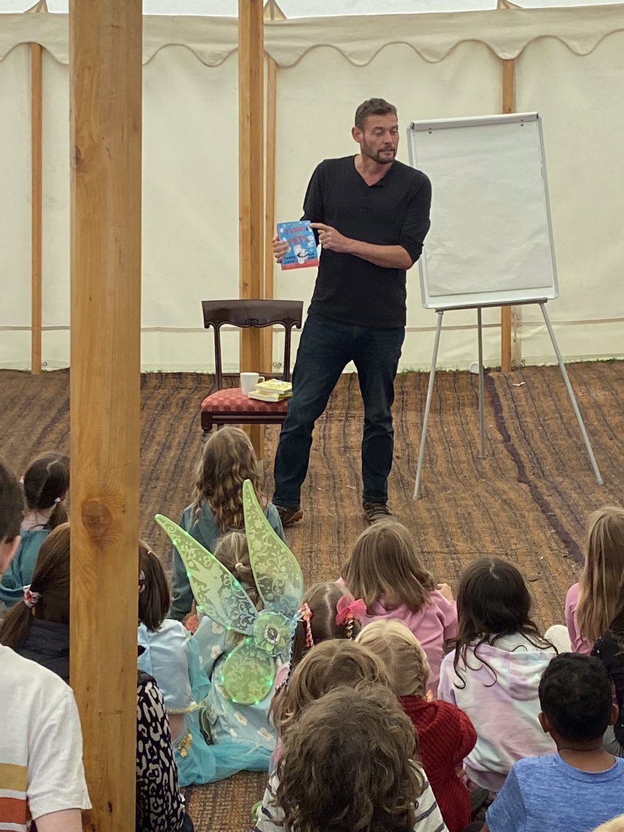 Arts in Libraries Staffs tweet media