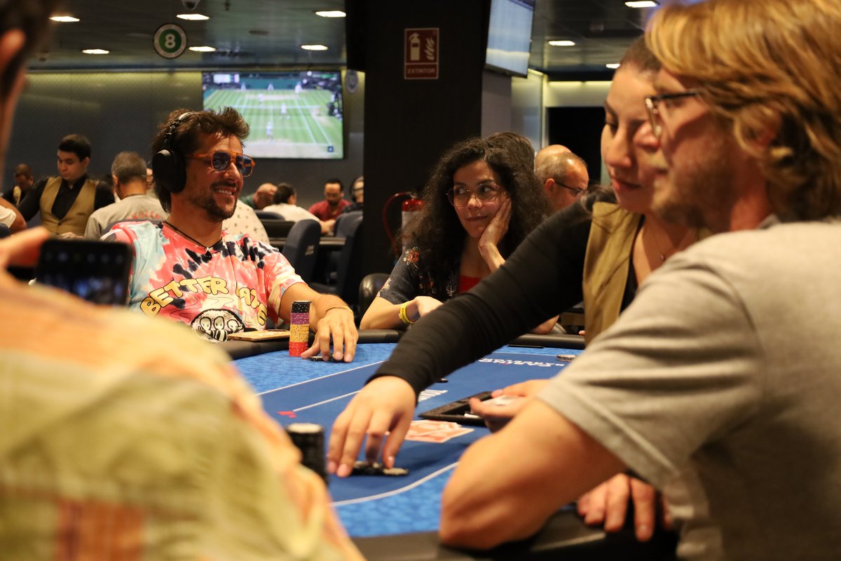CasinoBarcelona's tweet photo. ♣️♦️LEX LIVE MAIN EVENT #LexLiveBarcelona ♠️♥️
Vamos por el nivel 9⃣ en el día 1C del evento principal #LexLive
El total de inscripciones es de 1⃣6⃣0⃣ de las cuales quedan 8⃣6⃣ jugadores vivos🔶
El late reg seguirá abierto hasta que inicie el día 2⃣
@PokerStars @PokerStarsSpain
