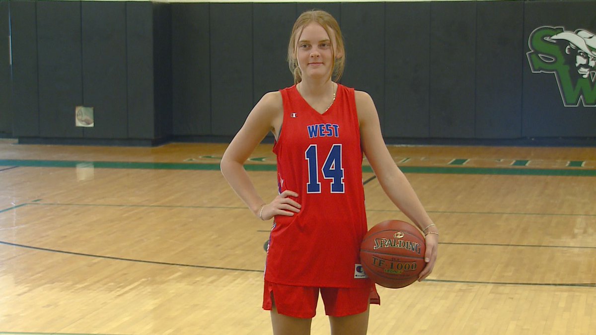 bhallwfmy's tweet photo. .@NSHS_Greyhounds @sadie_badgett, @NWGuilfordWBB's @maslynmosbacher, @PagePiratesATH's @sloyanhattie1 &amp; @RandlemanWBB's @petty2024 getting pictures taken ahead of @NCCoachesAssn East-West All-Star Game. @WFMY #wfmysports @WFMYhss https://t.co/V7fsuv9y83