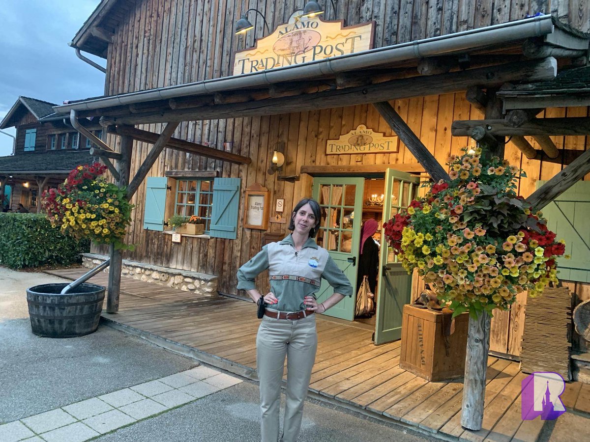 DLPReport's tweet photo. 🌲 At Disney Davy Crockett Ranch, Cast Members are organizing special nights of free wholesome summer entertainment with classic games for the whole family. 
The next nights: Jul 26-27, Aug 9-10, 23-24, Sep 6-7 + Poney rides every Friday for €12. https://t.co/Jr4Grxo3ob