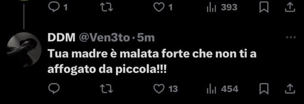 Che cucc....!!! Che persona sensibile.... Soffrirebbe lui piuttosto che fare soffrire gli altri...
#orianistas