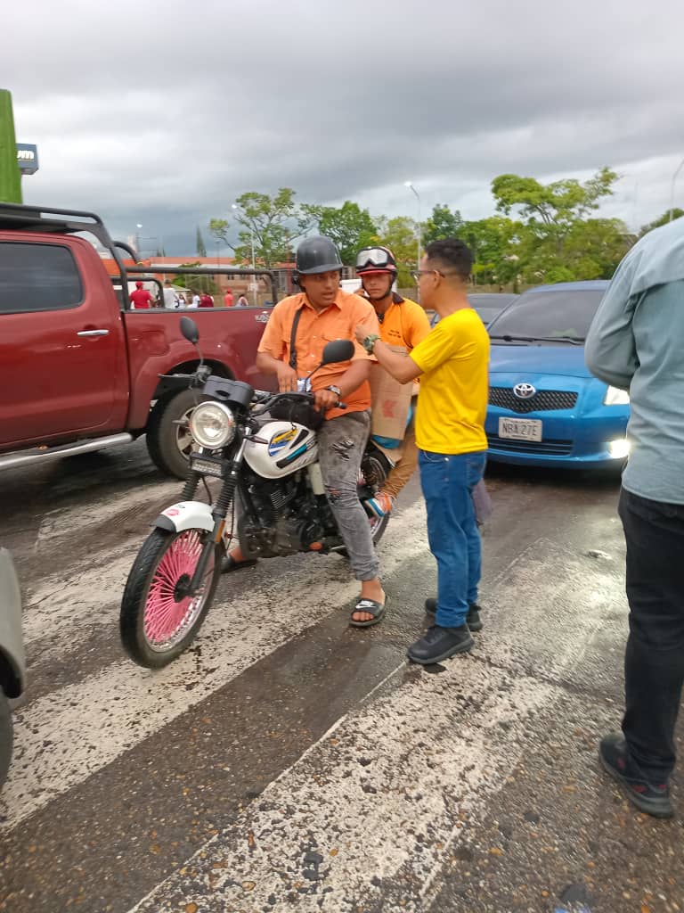 JesusDCastilloC's tweet photo. Ayer, desde varios puntos de nuestra Maturín, realizamos la #TomaDeMaturin donde promovimos el voto por Edmundo González e invitamos a nuestra gente a la gran concentración del 20 de Julio con @MariaCorinaYA y nuestro próximo presidente.

#VamosAGanar https://t.co/mmVhdAPu7g