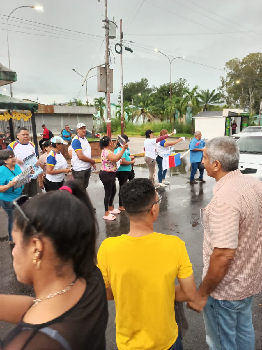 JesusDCastilloC's tweet photo. Ayer, desde varios puntos de nuestra Maturín, realizamos la #TomaDeMaturin donde promovimos el voto por Edmundo González e invitamos a nuestra gente a la gran concentración del 20 de Julio con @MariaCorinaYA y nuestro próximo presidente.

#VamosAGanar https://t.co/mmVhdAPu7g