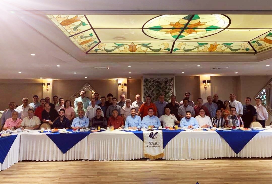 EVMLMAC's tweet photo. Sesión #2 Capacitación con el orador huésped Jesús García, compartiendo 4 secretos para incrementar las ventas. #EVM #COMEV https://t.co/ukYPvqYWR4