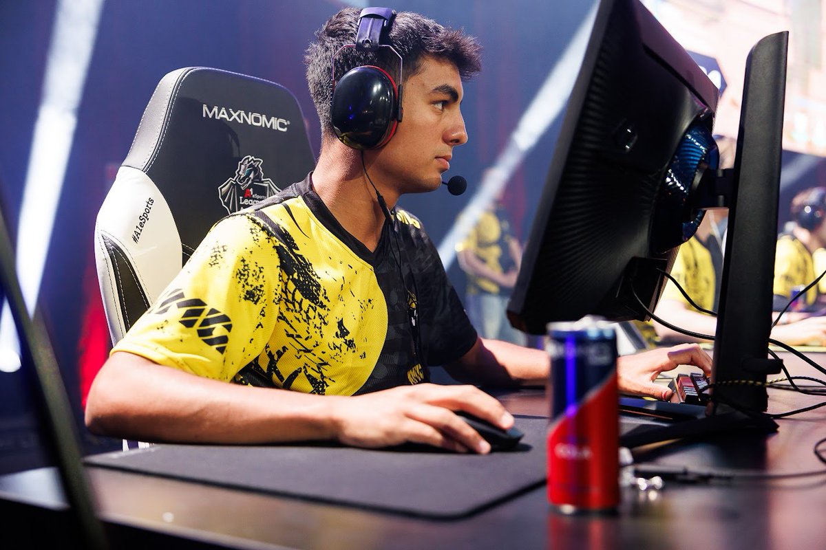 schmiggy tweet media