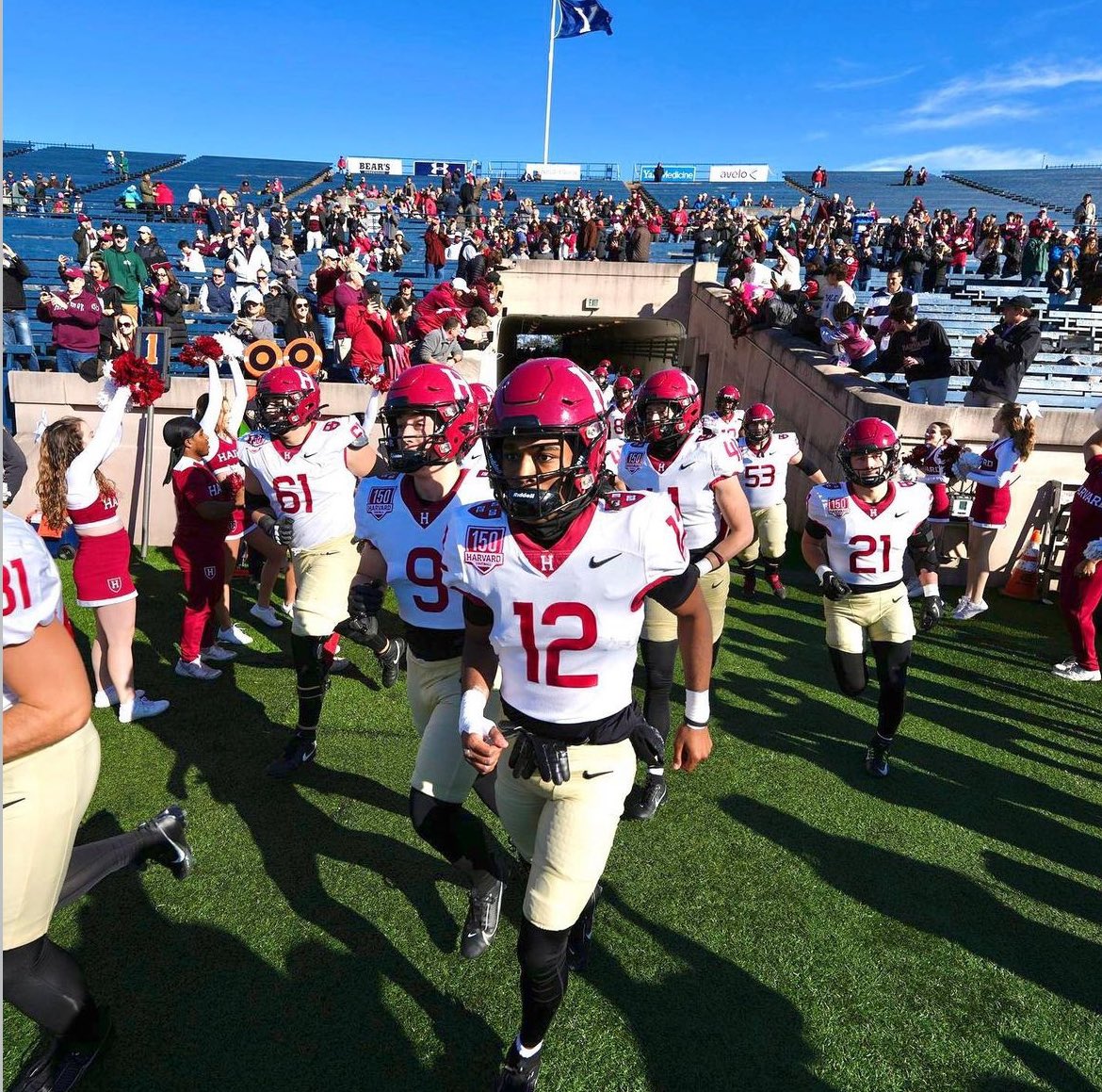 #AGTG After a great conversation with <a href="/Coach_Aurich/">Andrew Aurich</a>, I am blessed and humbled to receive an offer from Harvard University #GoCrimson 
@Coachstewnewman <a href="/skwilliamsjr/">Steve Williams</a> <a href="/Ryan_Kalukin/">Ryan Kalukin</a> <a href="/Coach_Joel_Lamb/">Joel Lamb</a>