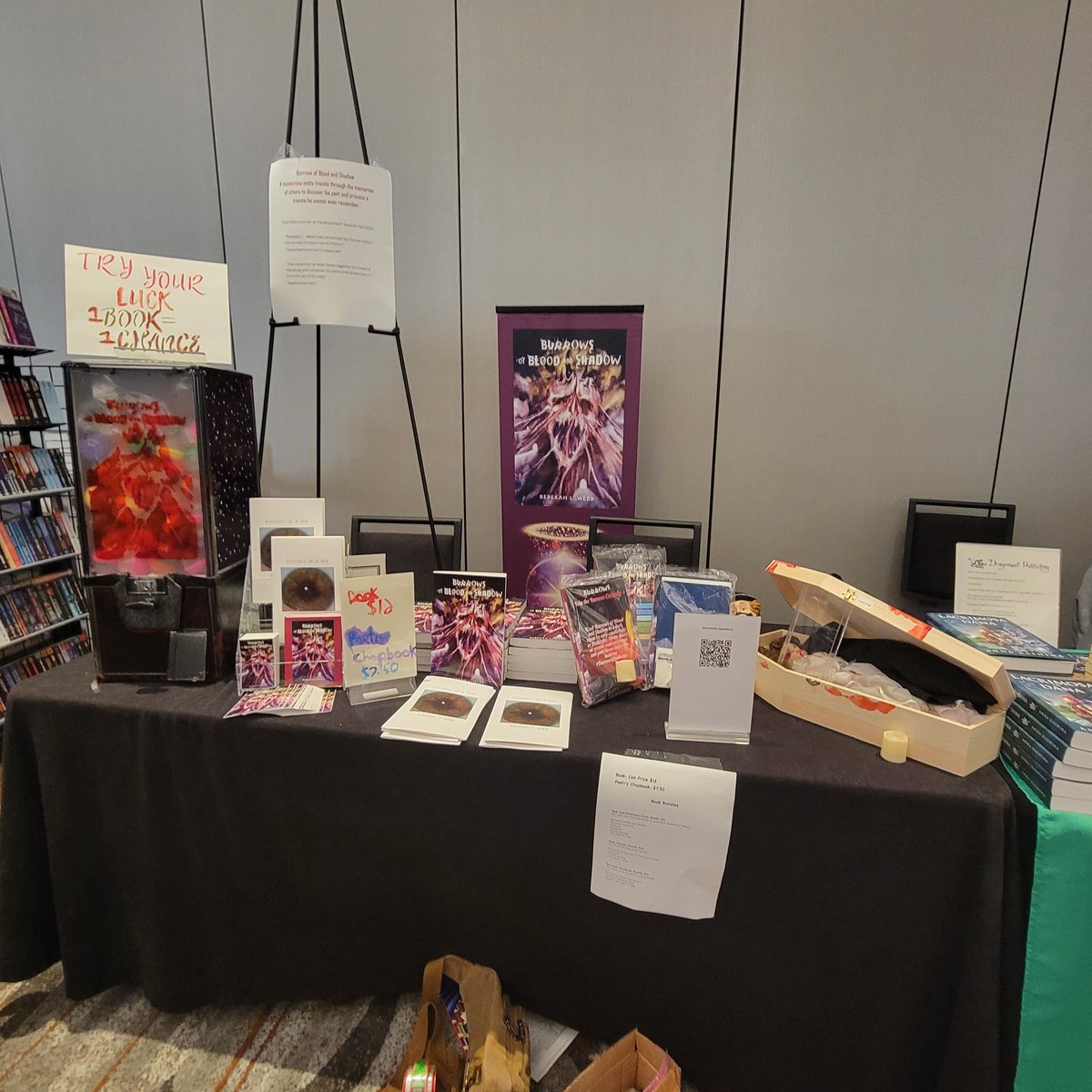Story_Tweets's tweet photo. At Readercon and want a short interconnected horror story collection about an entity who can only experience life through the memories of others who goes on a journey to process a trauma he can't even remember? https://t.co/rdxxrE9Yse