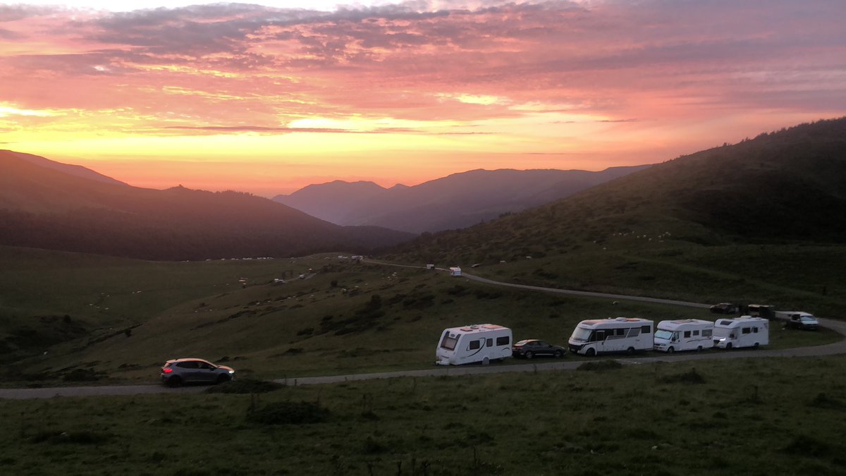 Aan het eind van de eerste dag in de Pyreneeën <a href="/LeTour/">Tour de France™</a>  <a href="/NOS/">NOS</a> 😍
