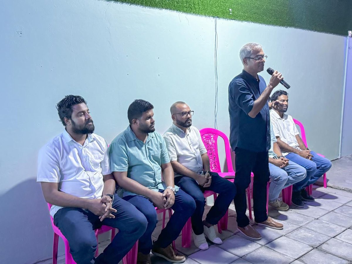 yankeyz2121's tweet photo. Kulhudhufushi uthuru dhaairaa ge bielection council member @ebbehmed ge Campaign team adhi PNC memberunna minister @Thoriqibrahim adhi team bahdhalu kurahvaifi.
@mubarique
@MuhamedDavid
@mujeyjaleel
#KulhudhuhfushiUthuruDhaairaa
#CandidateNo2 ✅️
#DhiveheengeRaajje https://t.co/ZDKisuPDyb