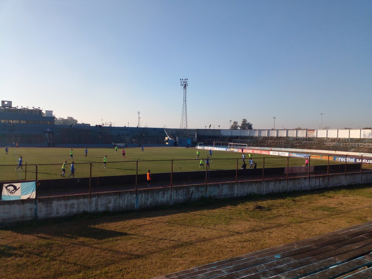 Final del Partido ⏱️
¡Ganó Rocha! 💪
Huracán 1-3 Rocha
⚽️ Matías Giménez
⚽️ Nicolás Suárez
⚽️ Matías Gallardo

#CelesteDelEste 💙
#LosDeLaVaca 🐄